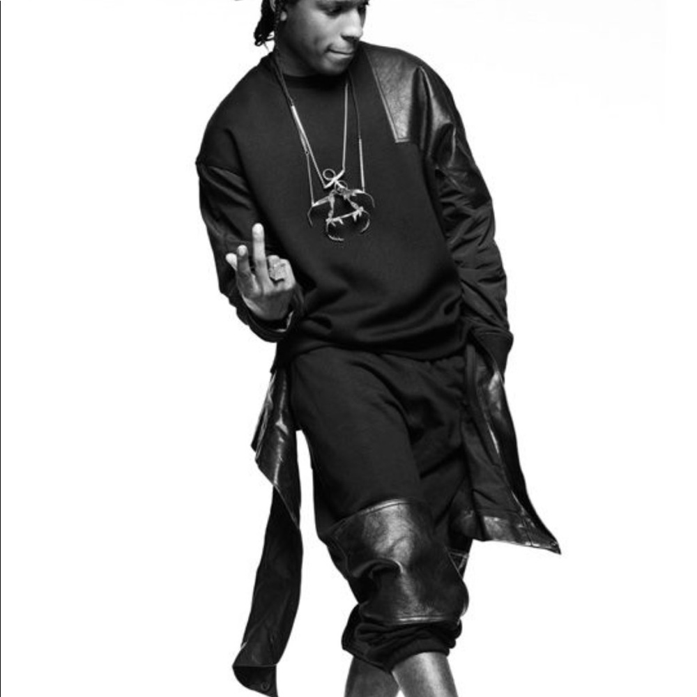 Knee sweatpants!!!! ASAP